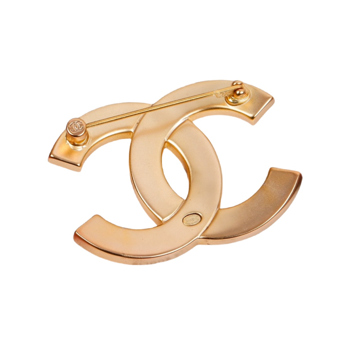 BCB340 Crystal sparkling CC brooch - ccjewelryacc