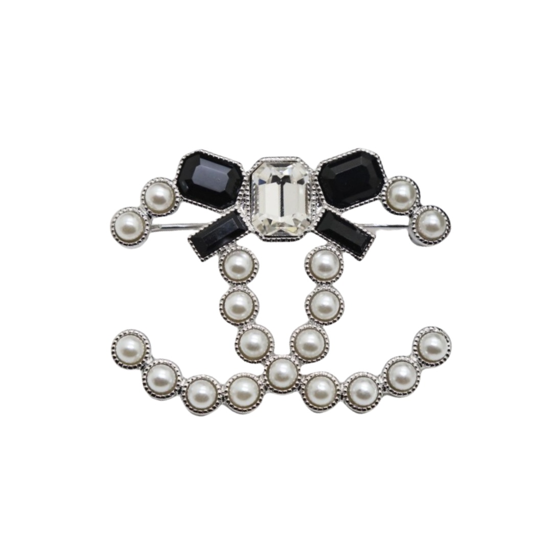 BCB113 Black and white Bow pearl CC brooch - ccjewelryacc