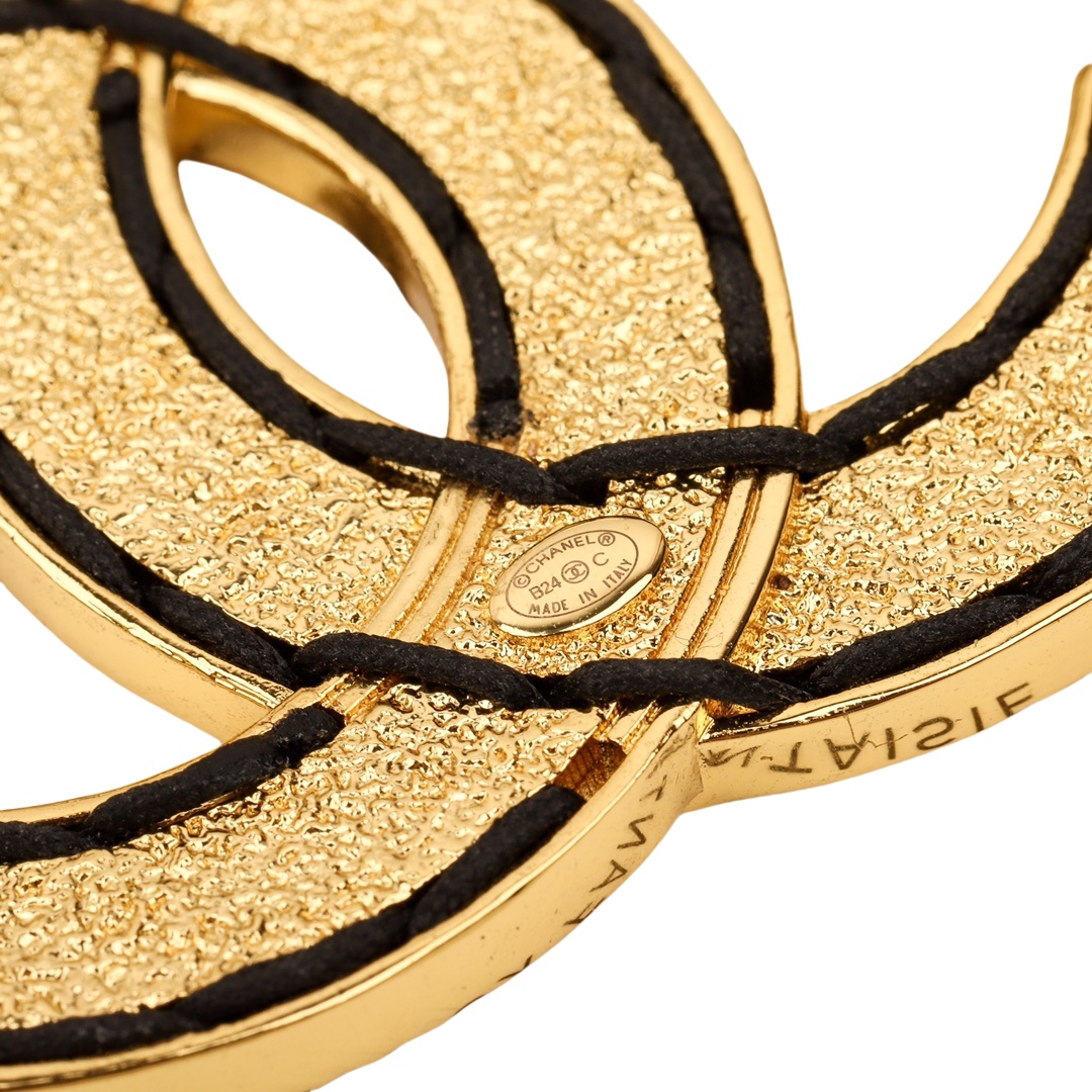 BCB384 24C White dripping cc logo brooch pin - ccjewelryacc