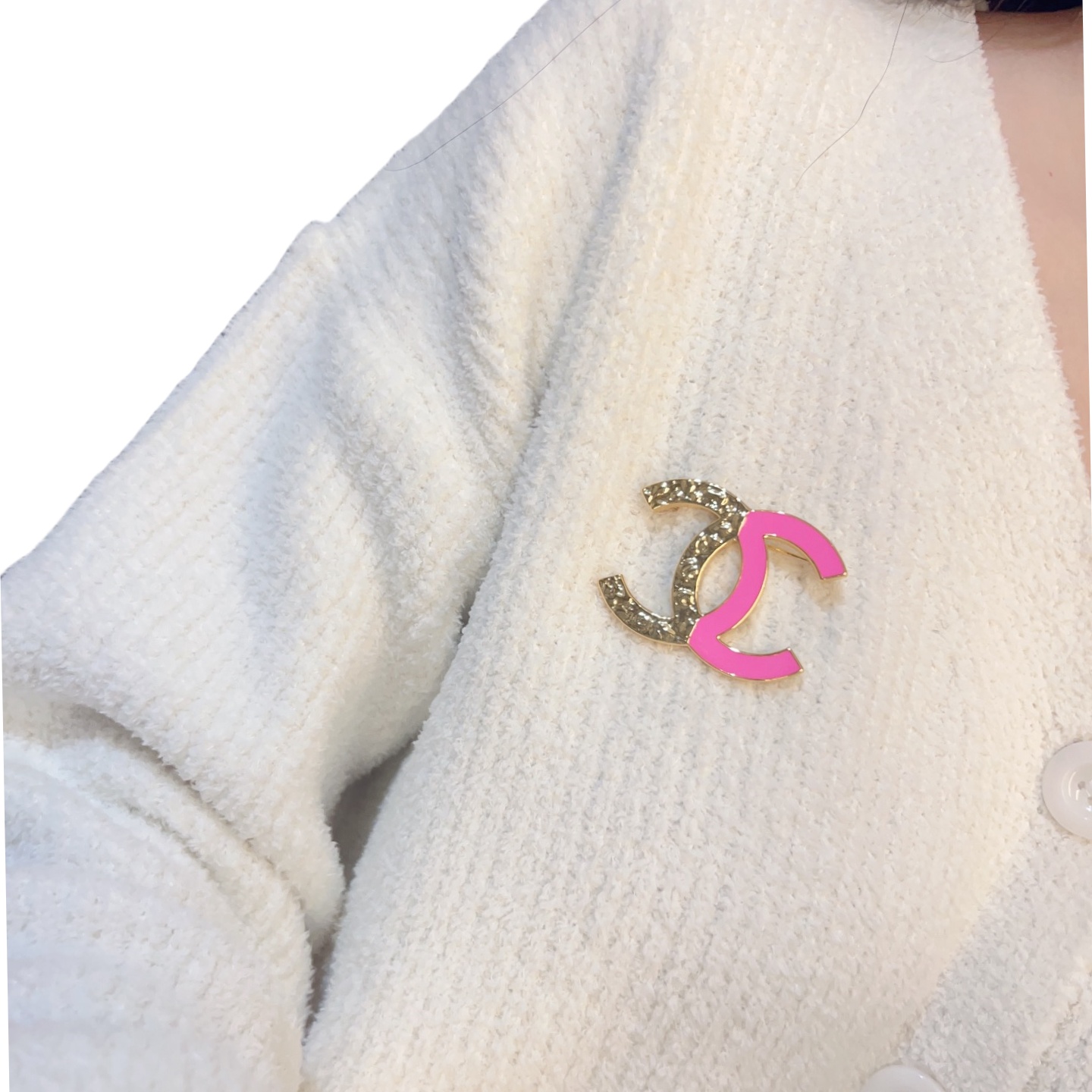 BCB200 24C Gold embossment and Pink/Black enamel Dual color CC Logo brooch pin - ccjewelryacc