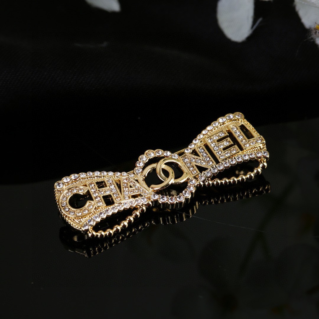 BCB163 Full crystal bow with CC logo brooch pin - ccjewelryacc