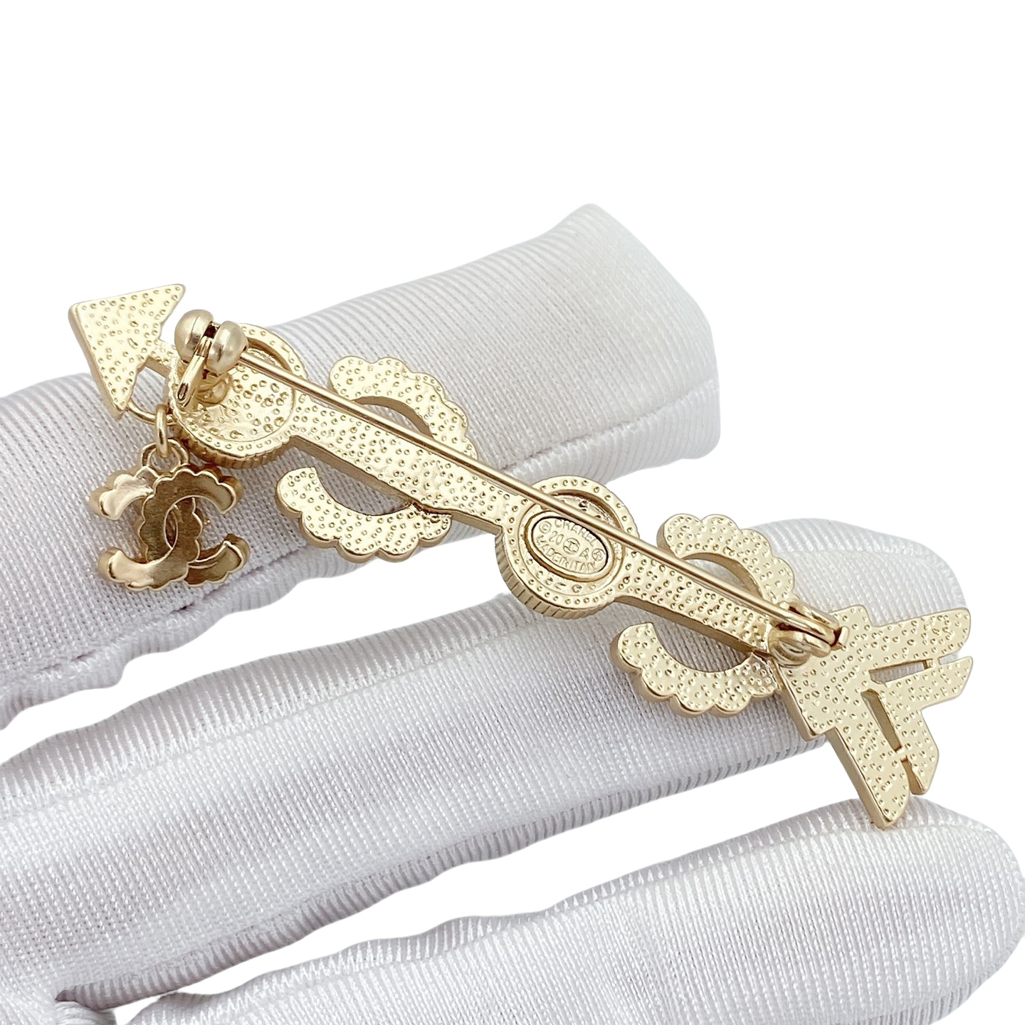 BCB139 Coco arrowhead brooch pin with pearl and crystal - ccjewelryacc