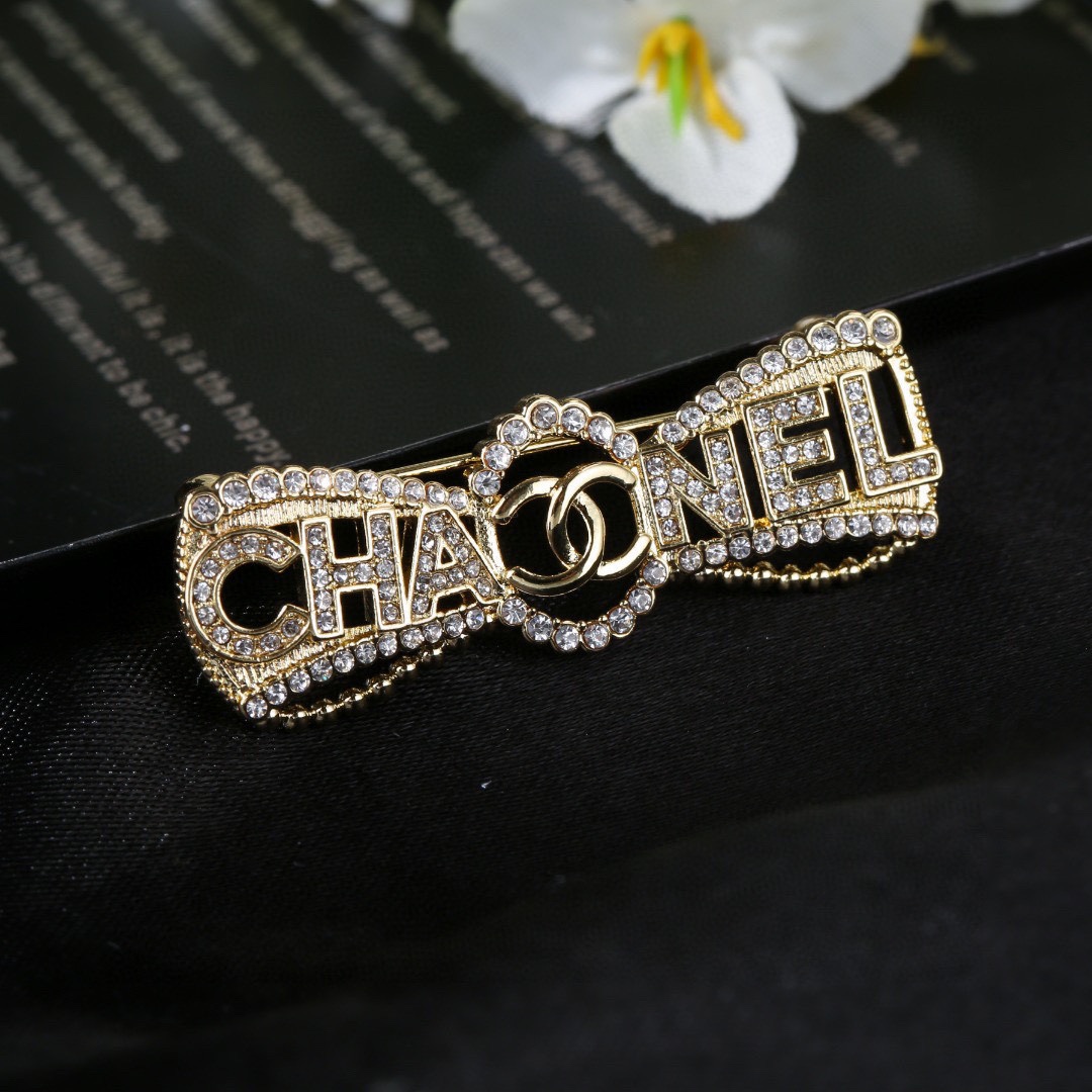 BCB163 Full crystal bow with CC logo brooch pin - ccjewelryacc