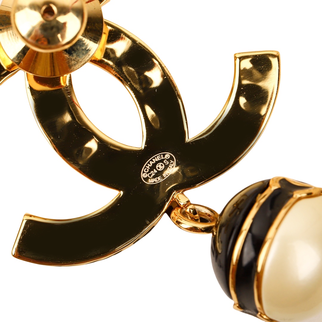 BCB328 24S Coco Black enamel cc logo Brooch Pins - ccjewelryacc