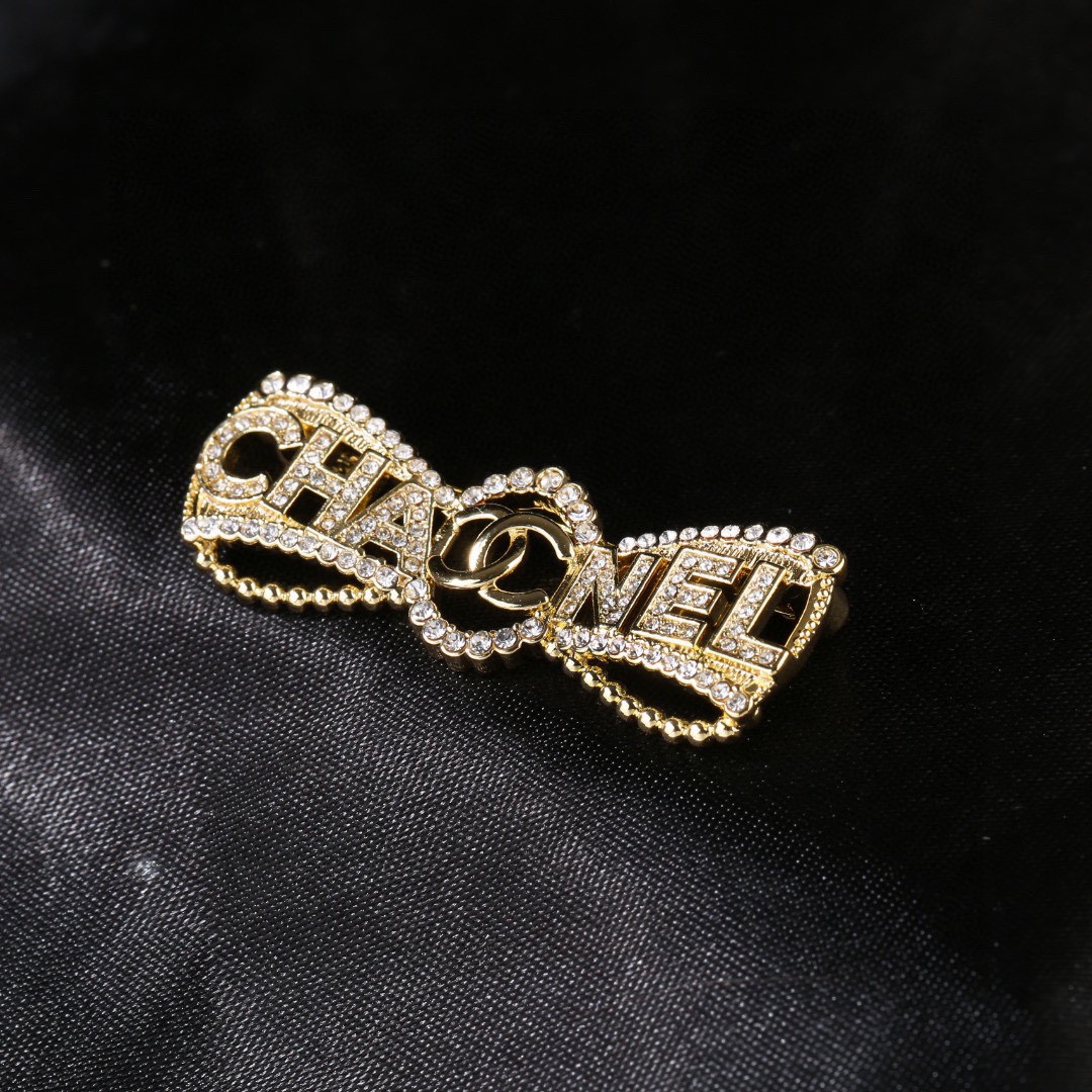 BCB163 Full crystal bow with CC logo brooch pin - ccjewelryacc