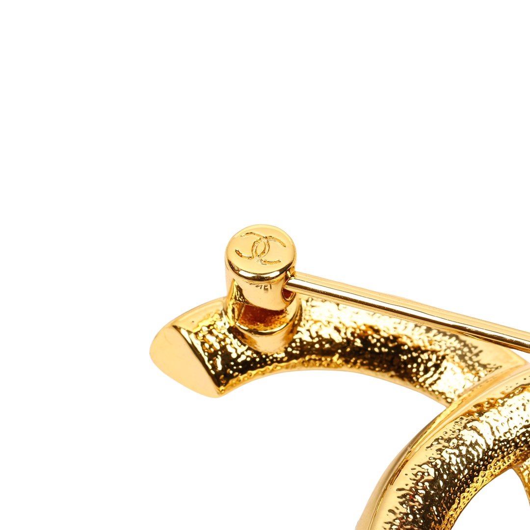 BCB302 24P White and black enamel Double C brooch pin - ccjewelryacc