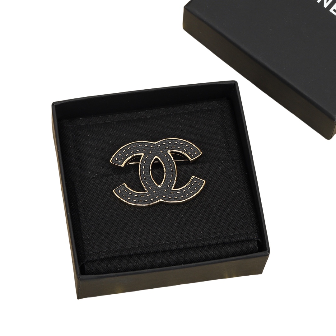 BCB435 23S Black Fake leather texture cc logo Brooch pin - ccfashionjewelry