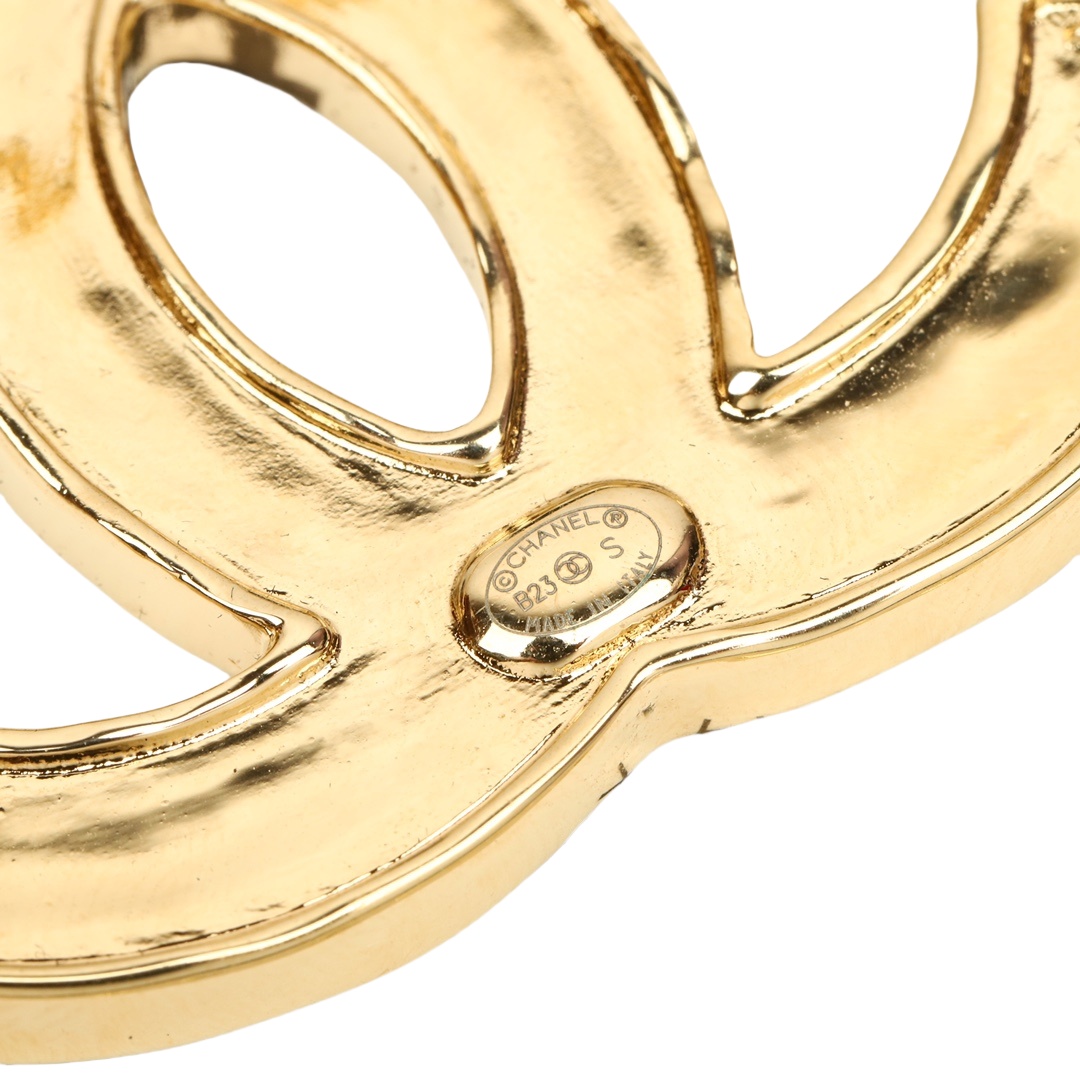 BCB435 23S Black Fake leather texture cc logo Brooch pin - ccjewelryacc