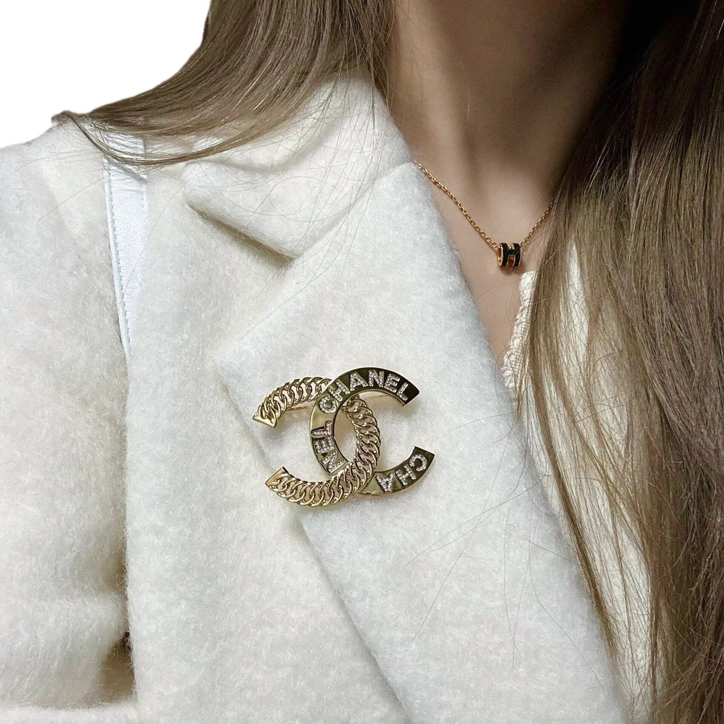 BCB332 24P Metal letter and chain CC logo brooch pin - ccjewelryacc