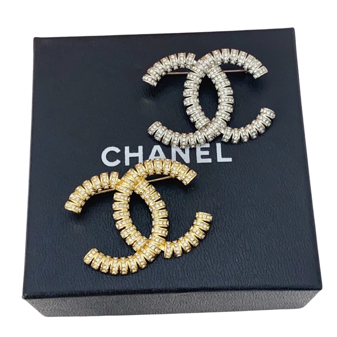 BCB121 Interlocking full drill truncation design CC logo brooch pin - ccjewelryacc