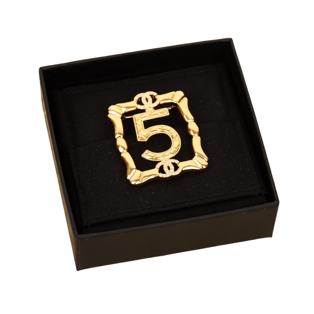 BCB444 Square hollow-out Gold Number 5 Brooch pin - ccjewelryacc