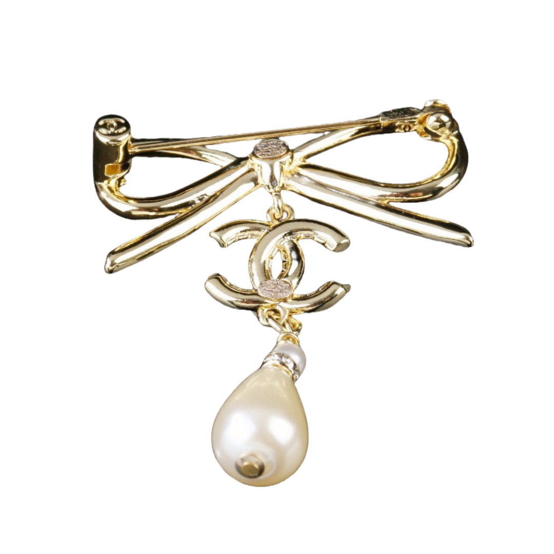 BCB164 Metal bow pendant pearl with CC logo brooch pin - ccjewelryacc
