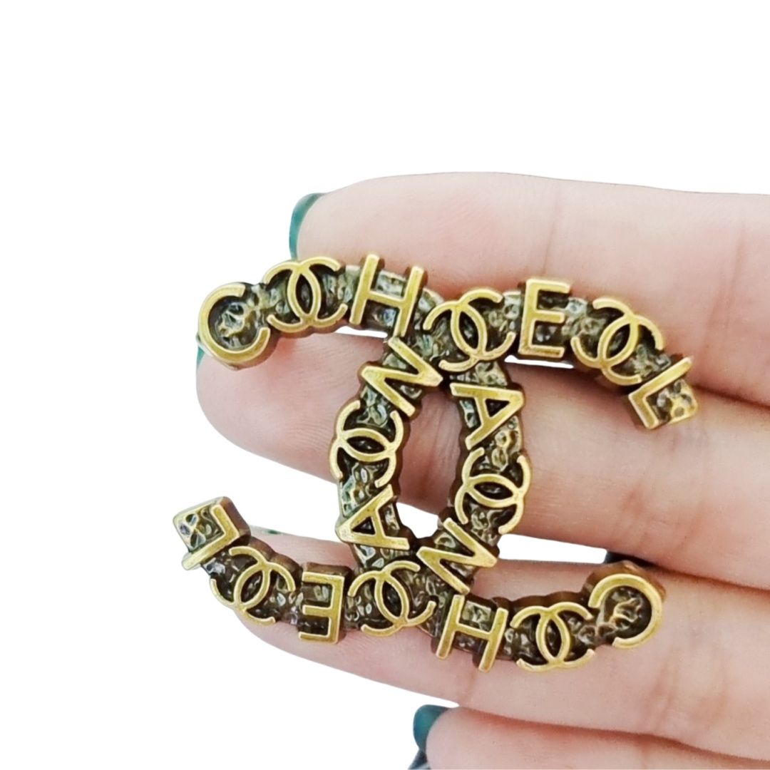 BCB433 Vintage Metal embossment cc logo Brooch pin - ccfashionjewelry