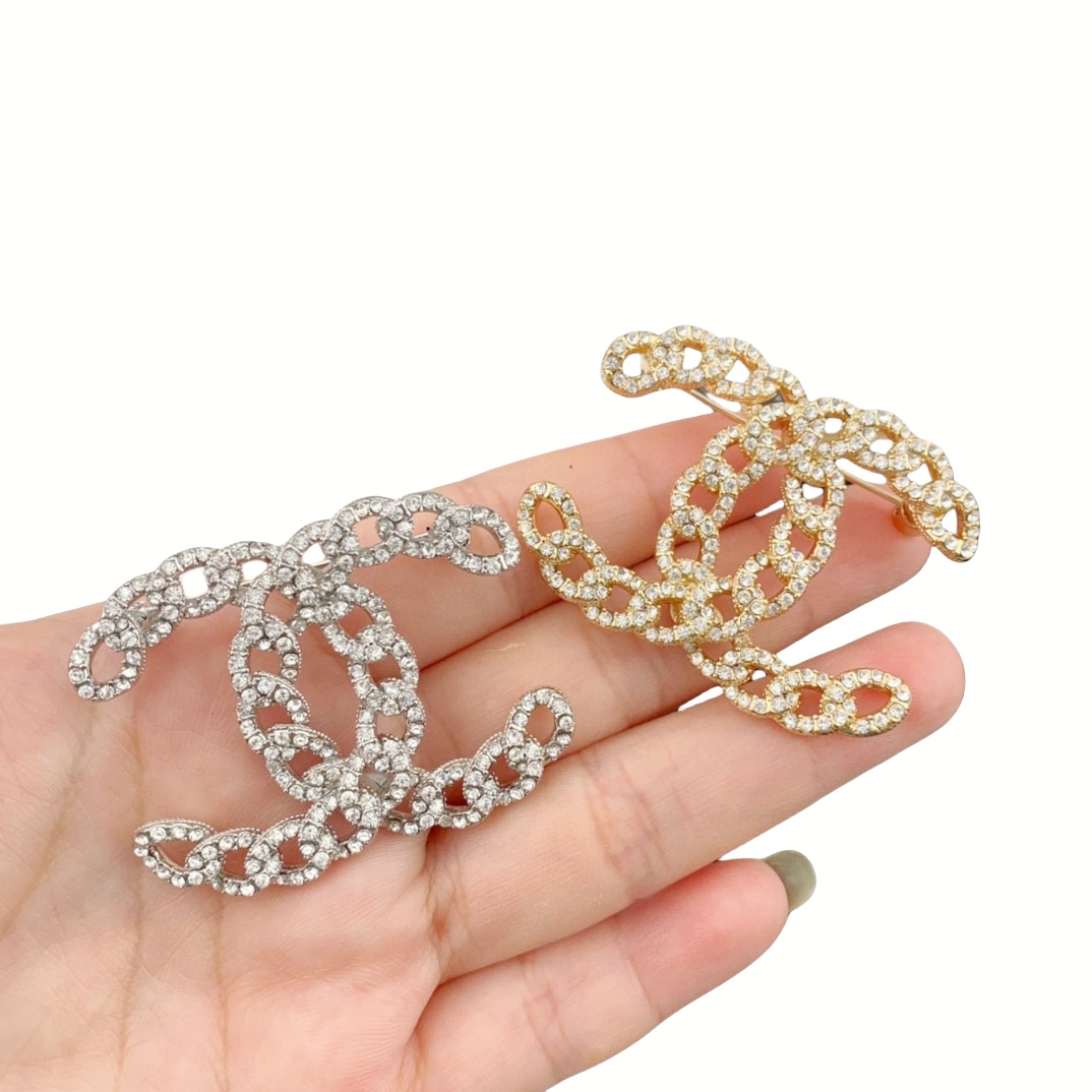 BCB129 Chain CC logo brooch with crystal - ccjewelryacc