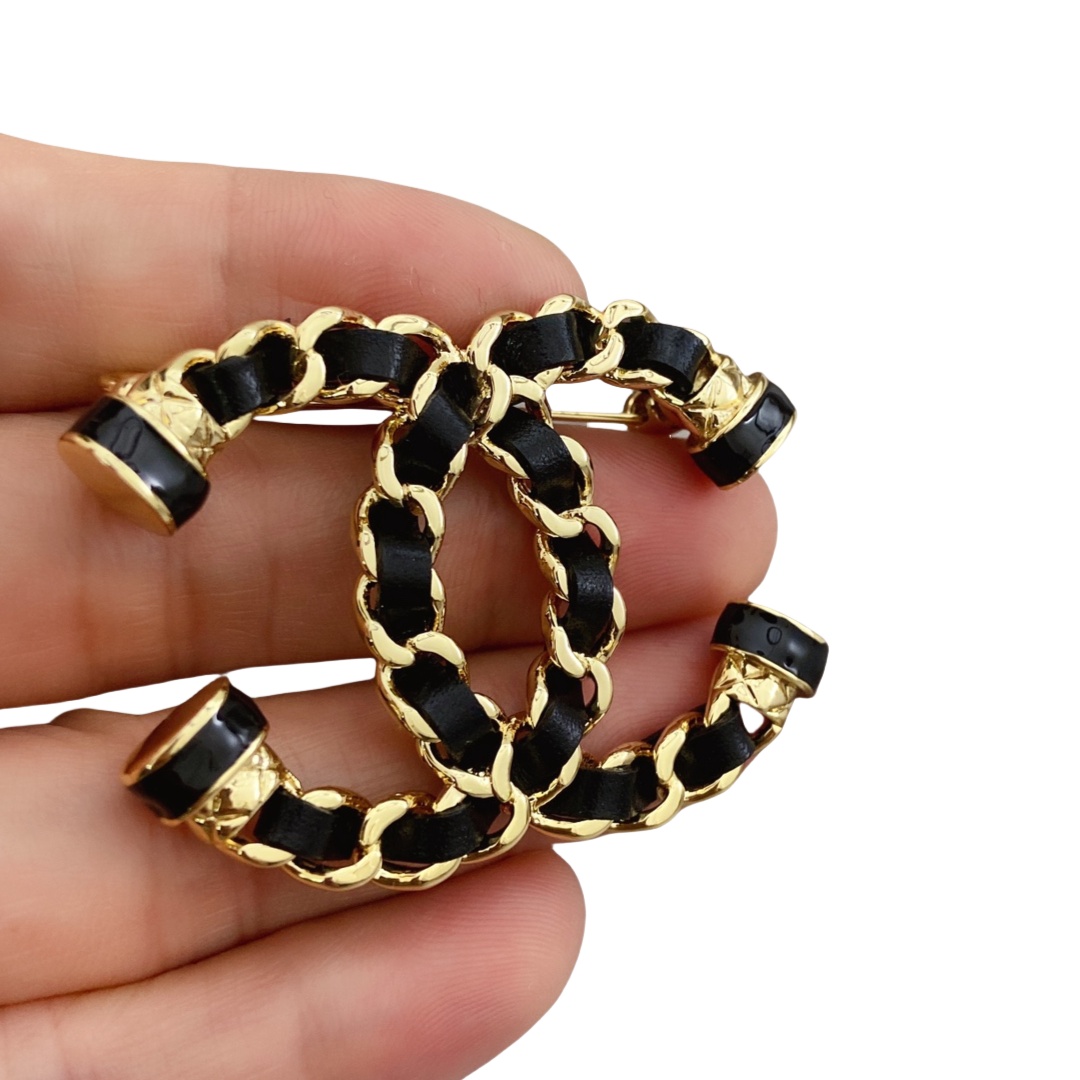 BCB140 Metal and leather CC logo brooch pin - ccjewelryacc