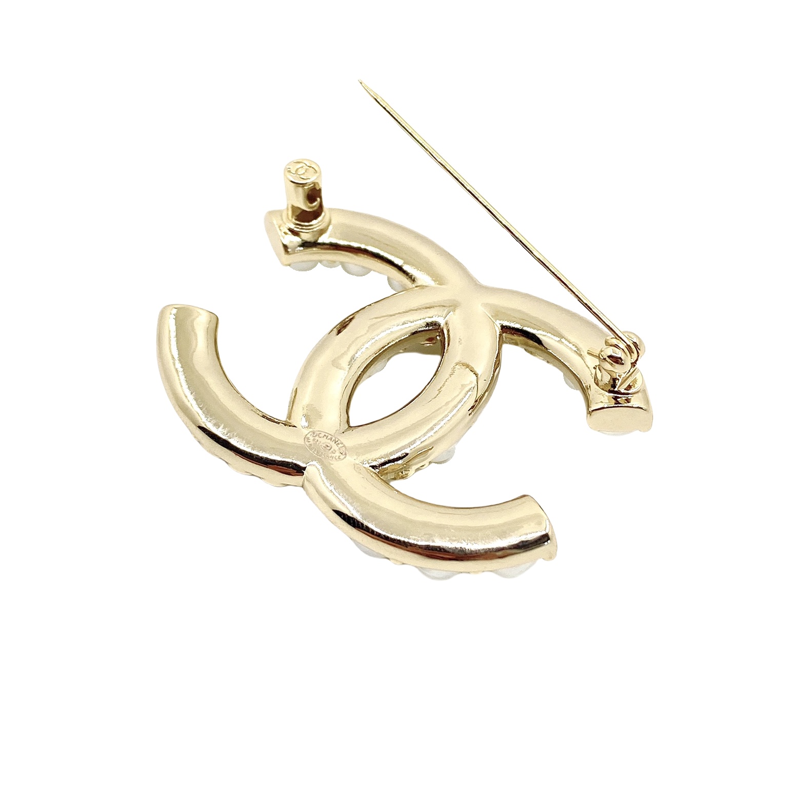 BCB359 Pearl and crystal CC logo brooch Pin - ccjewelryacc