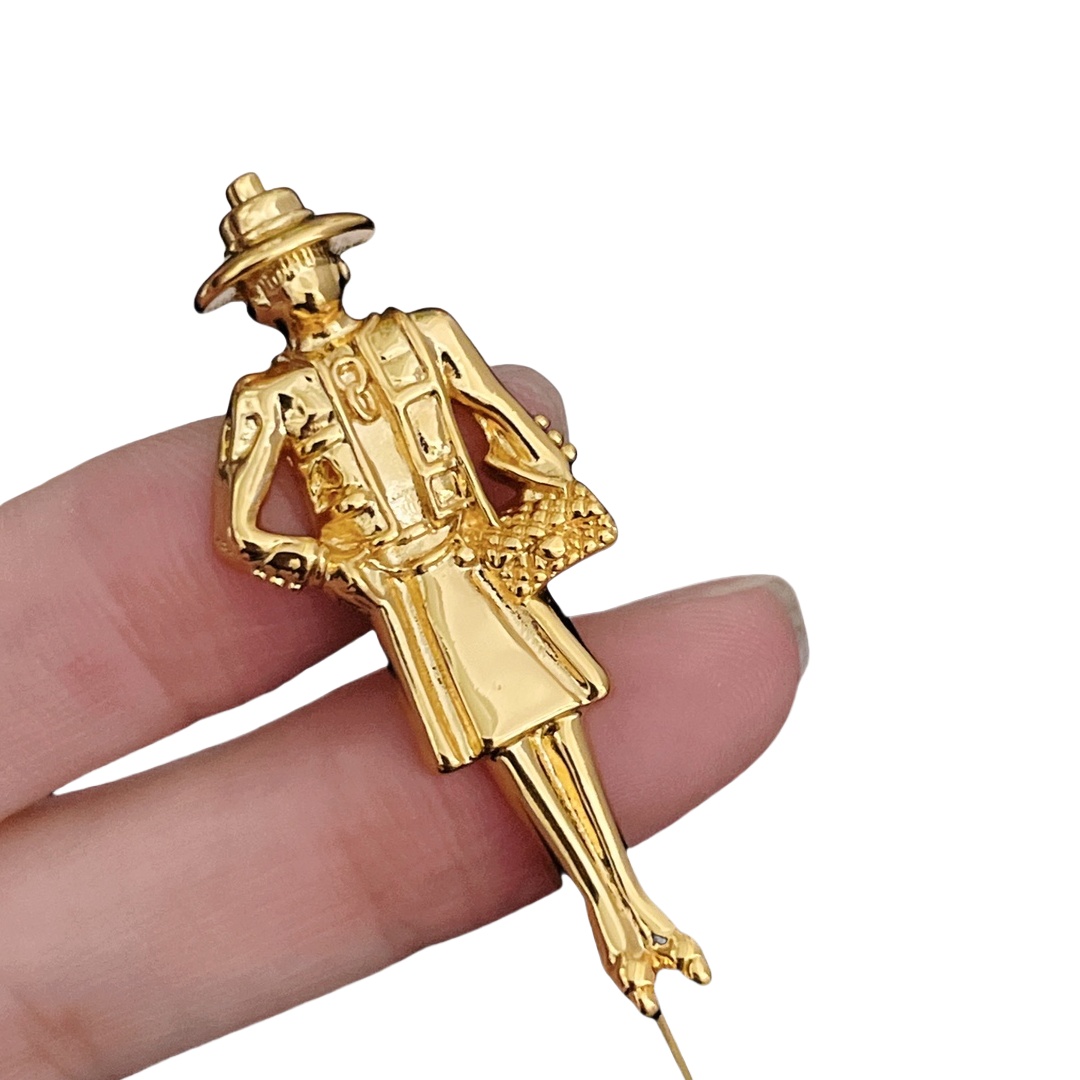 BCB417 Vintage Coco Lady effigy Brooch pin - ccjewelryacc