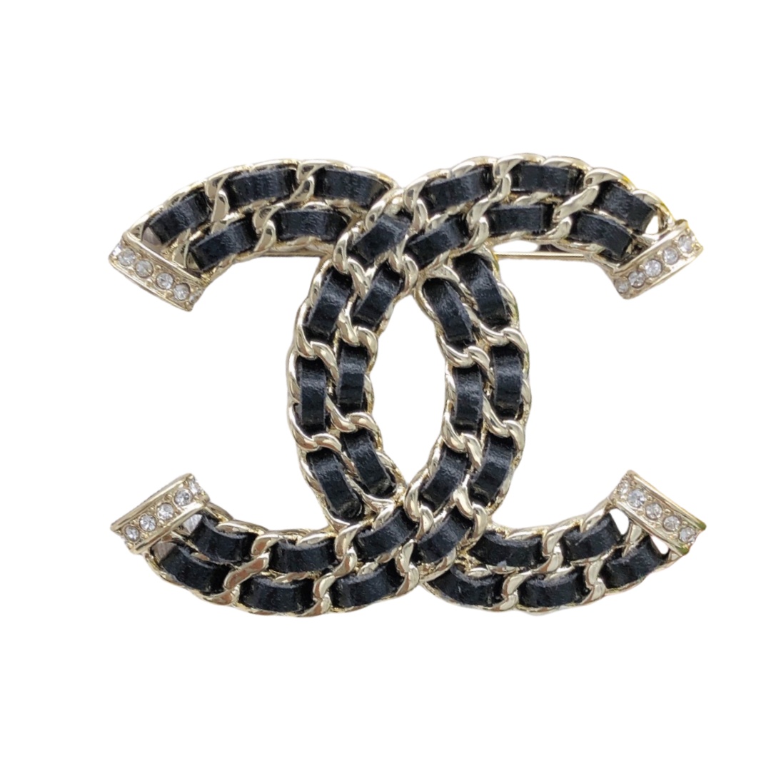 BCB035 metal leater cc logo brooch pin - ccjewelryacc