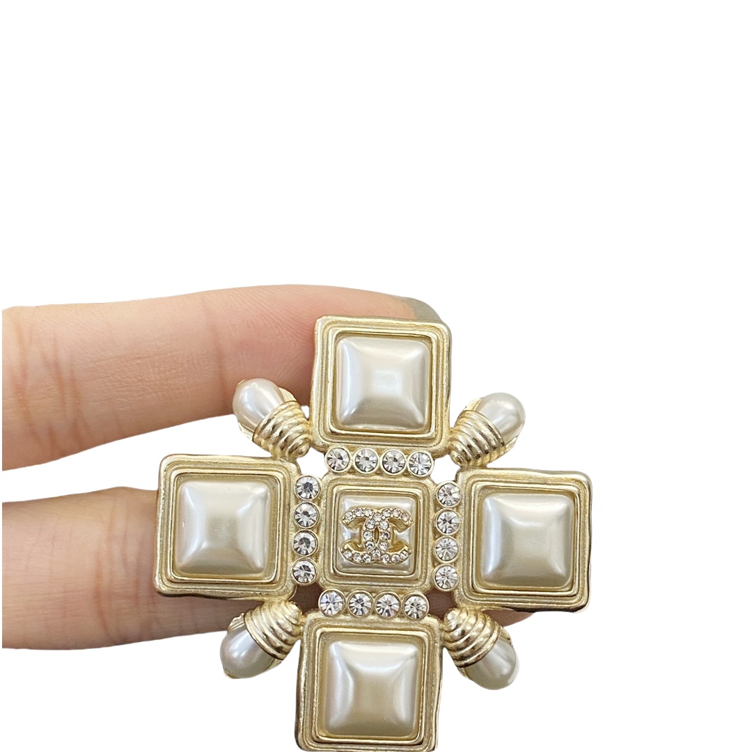 BCB412 Glaze enamel pearl Swarovski crystal with cc logo brooch pin - ccjewelryacc