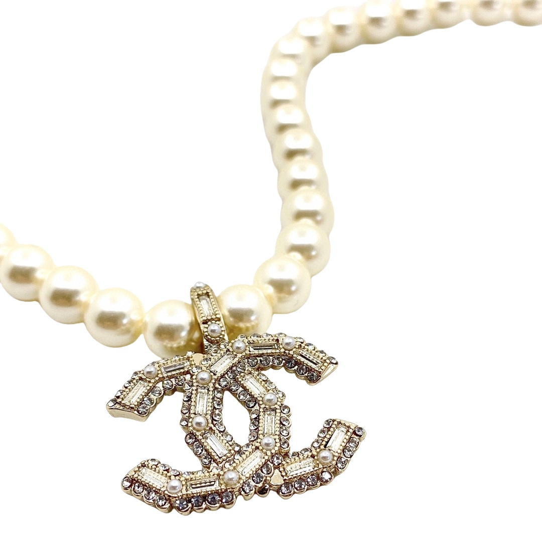 CCN014 100th anniversary pearl crystal CC LOGO necklace - ccfashionjewelry