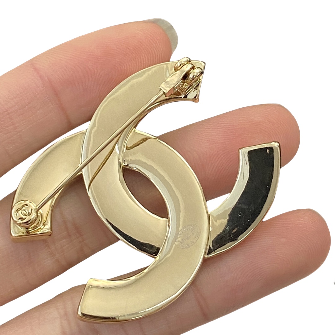 BCB402 Metal Enamel Black and white brooch pin - ccjewelryacc