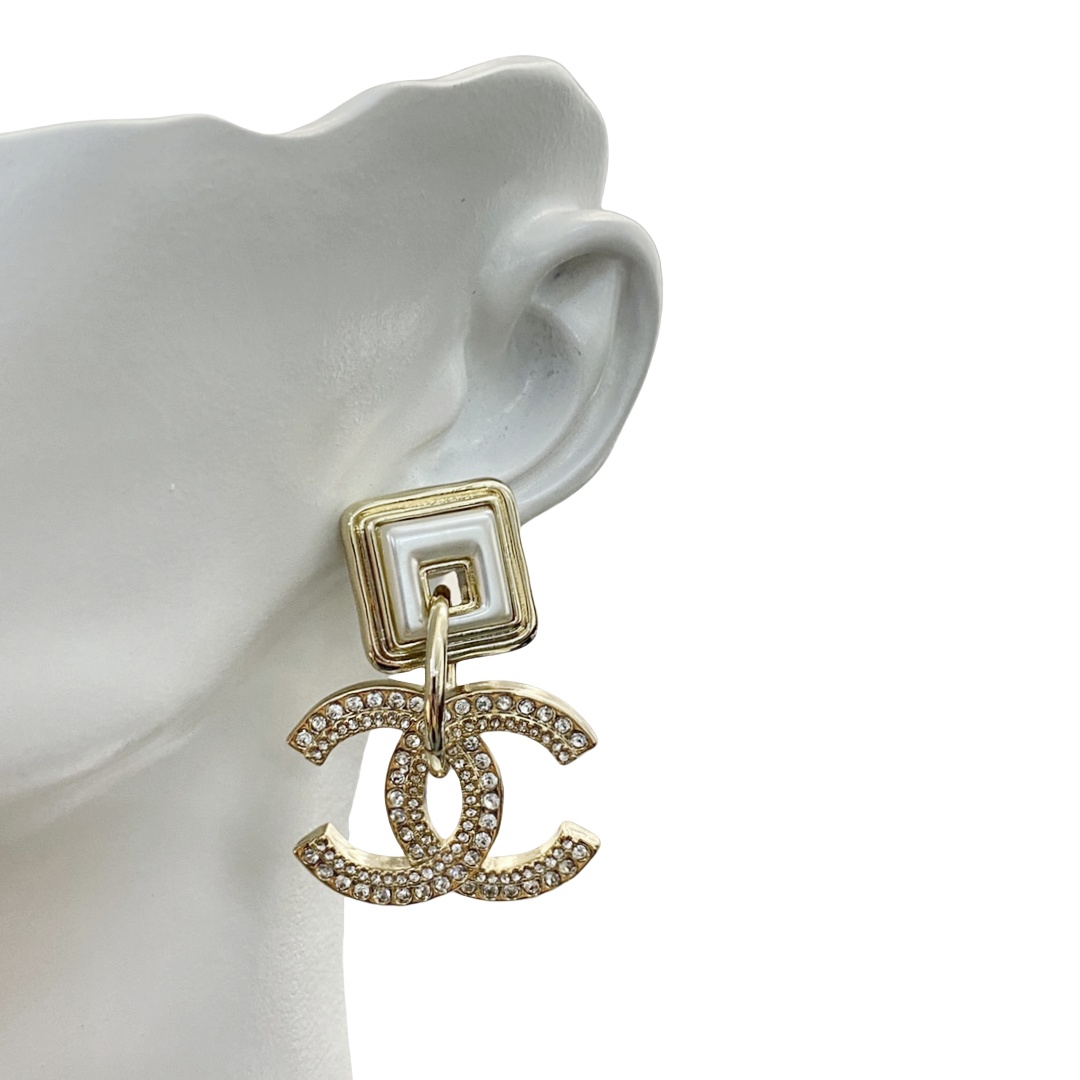 BCB412 Glaze enamel pearl Swarovski crystal with cc logo brooch pin - ccjewelryacc