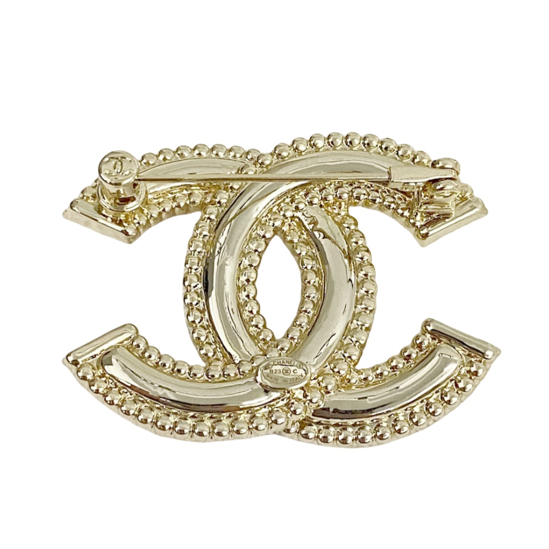 BCB416 23C Metal embossment and crystal CC logo Brooch pin - ccjewelryacc