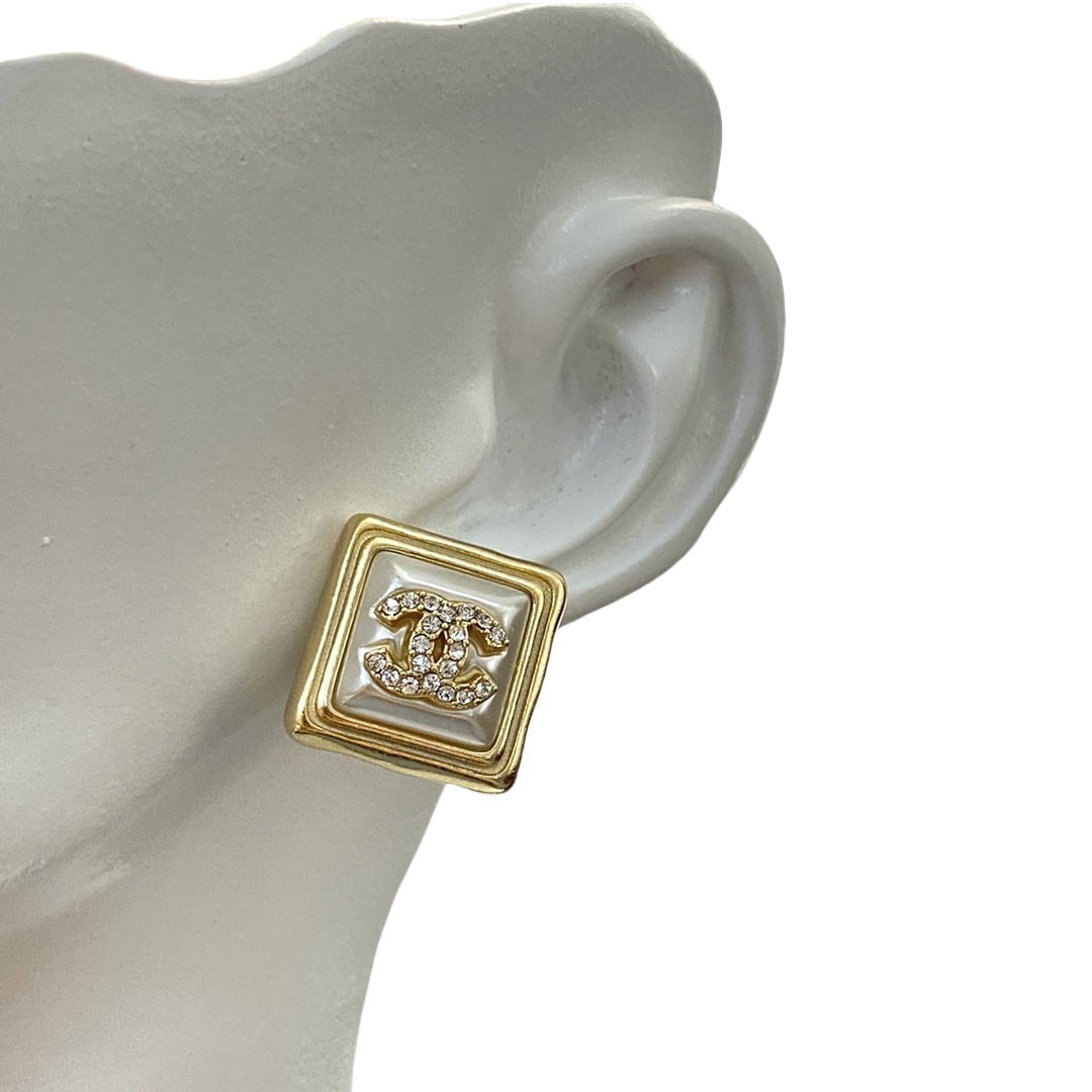 BCB412 Glaze enamel pearl Swarovski crystal with cc logo brooch pin - ccjewelryacc