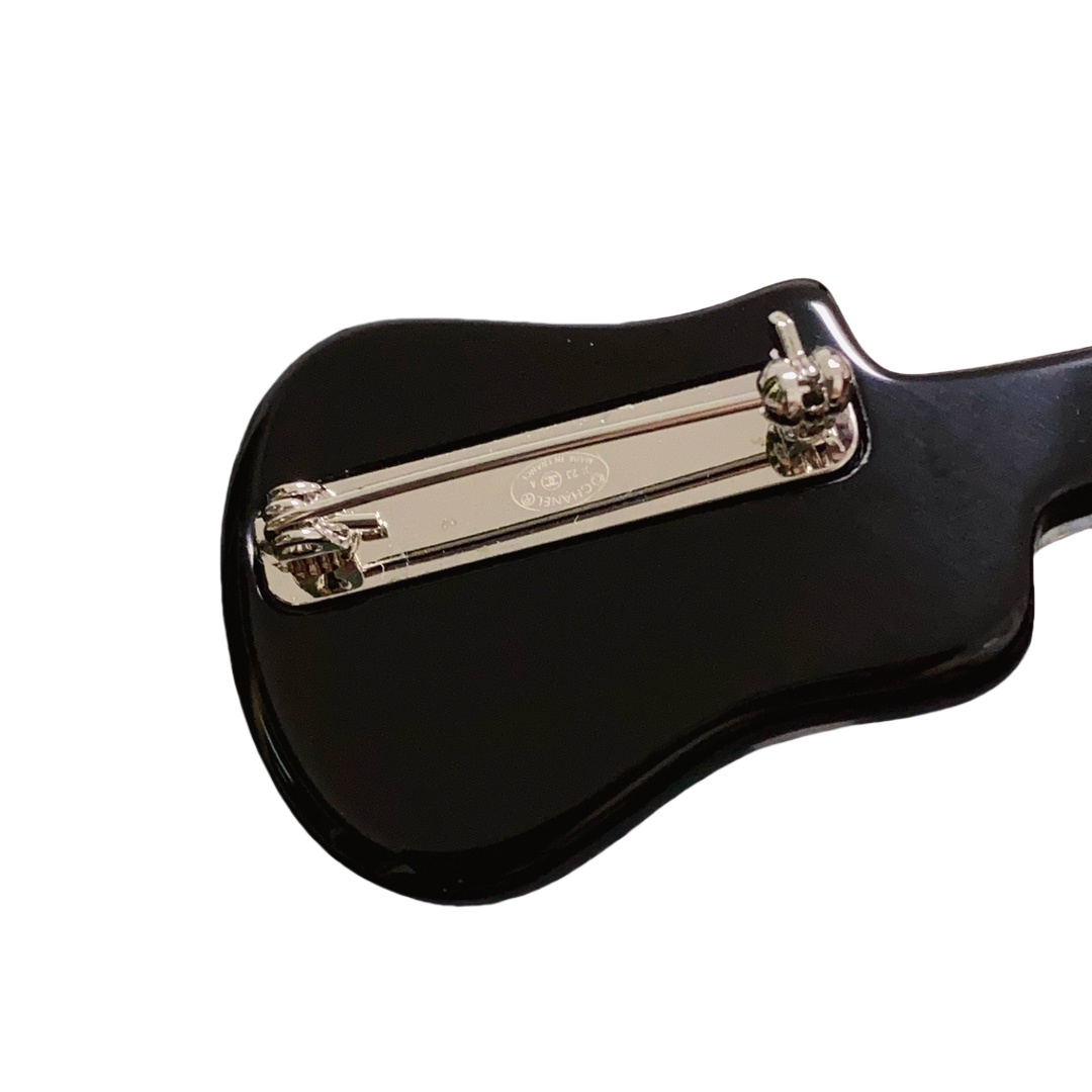 BCB314 Acrylic guitar CC brooch pin - ccjewelryacc