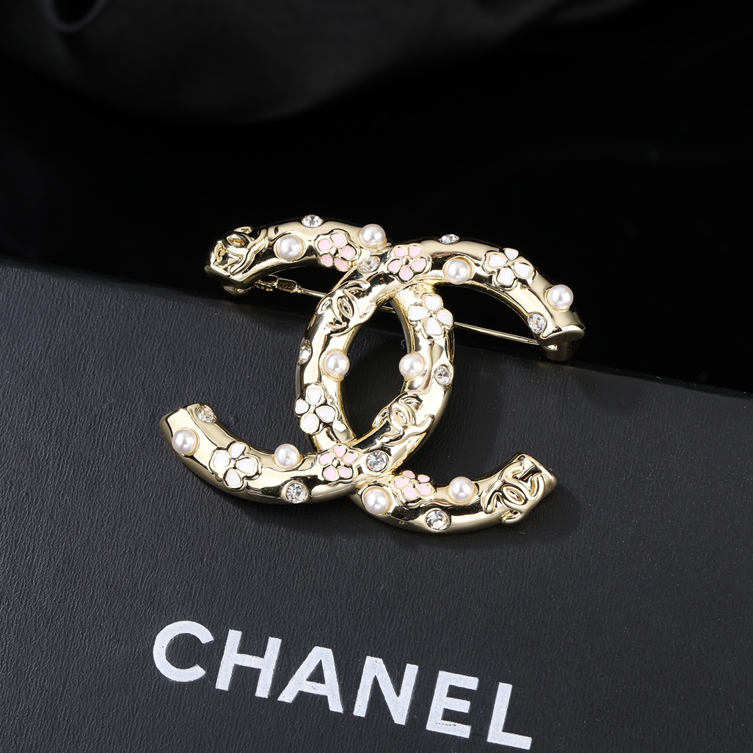 BCB475 Metal flower pearl crystal multielement cc logo brooch pin - ccfashionjewelry