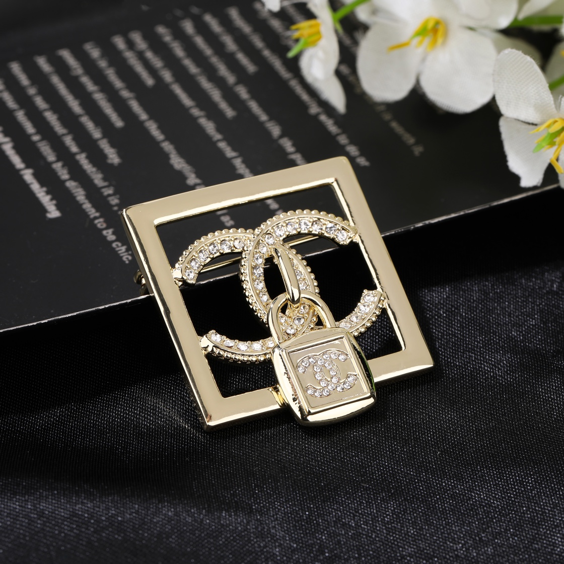 BCB468 Square hollow-out crystal cc logo with lock brooch pin - ccfashionjewelry