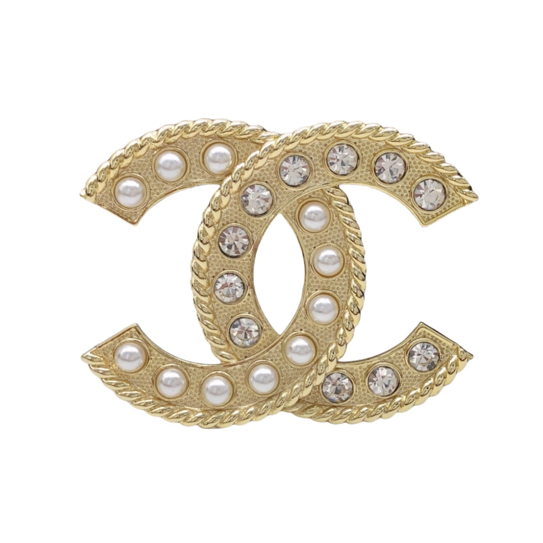 BCB026 Pearl and crystal CC brooch - ccjewelryacc