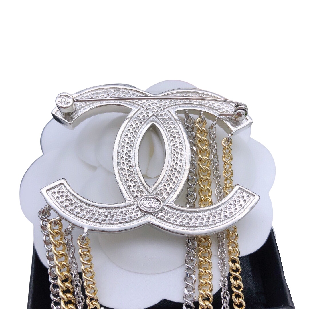 BCB480 Metal chain tassels cc logo brooch pin with crystal - ccjewelryacc