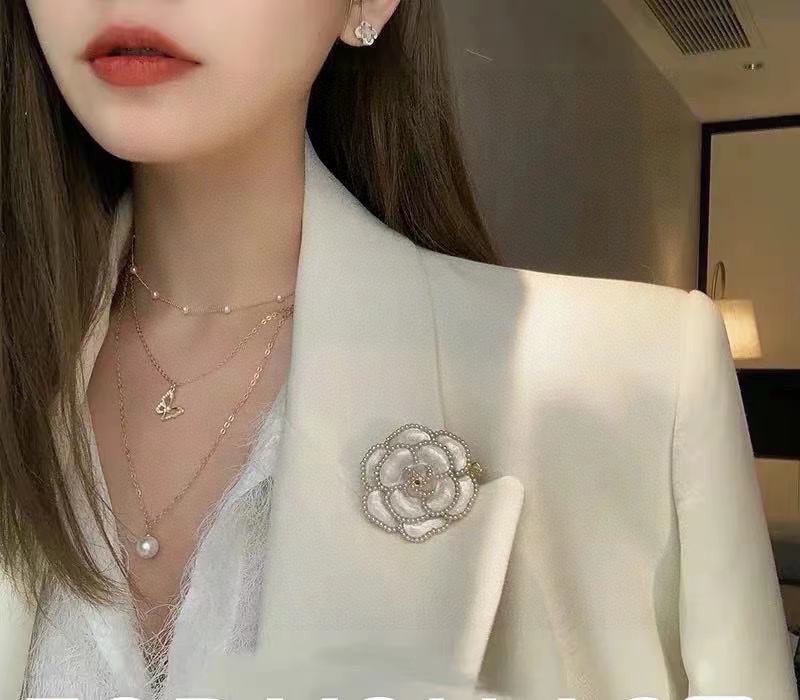 BCB487 White and black enamel camellia brooch pin with pearl - ccjewelryacc