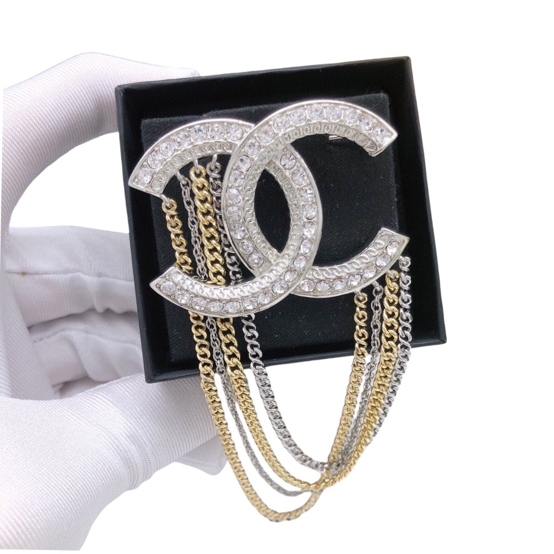 BCB480 Metal chain tassels cc logo brooch pin with crystal - ccjewelryacc