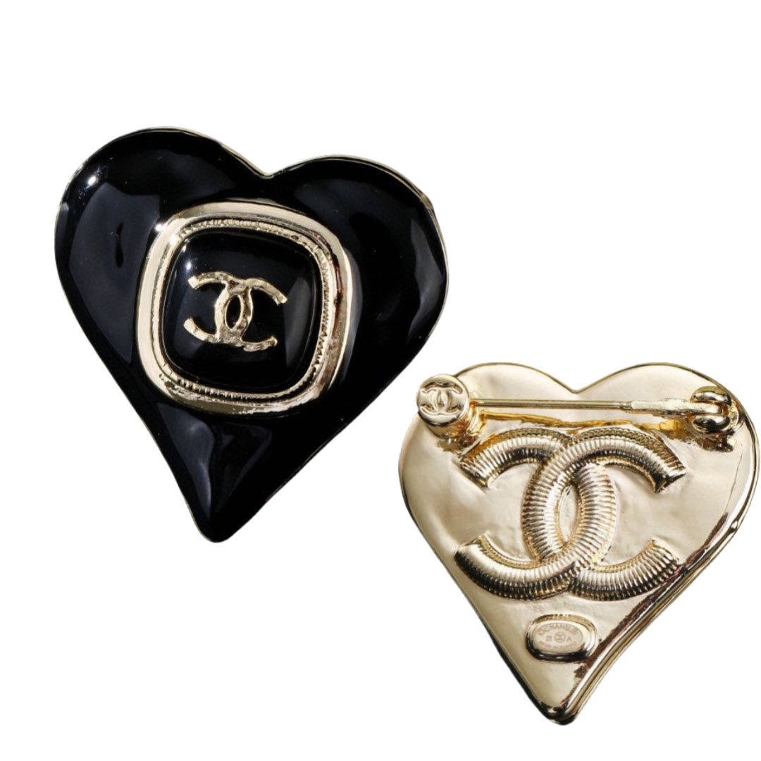 BCB180 Metal Gold heart shape enamel with CC logo brooch pin - ccjewelryacc
