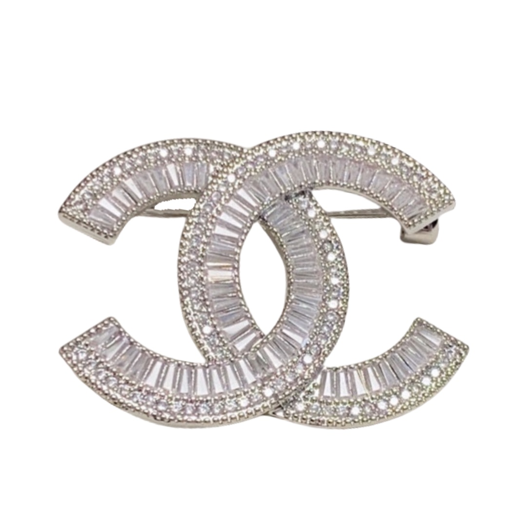 BCB486 Metal silver sparkling crystal diamond cc logo brooch pin - ccfashionjewelry