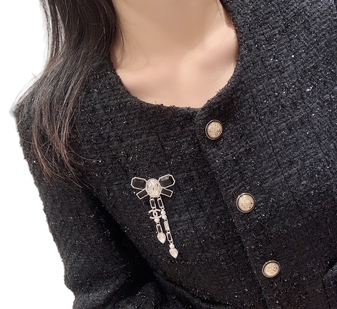 BCB229 23k Black and white crystal bow tassels cc logo brooch pin - ccjewelryacc