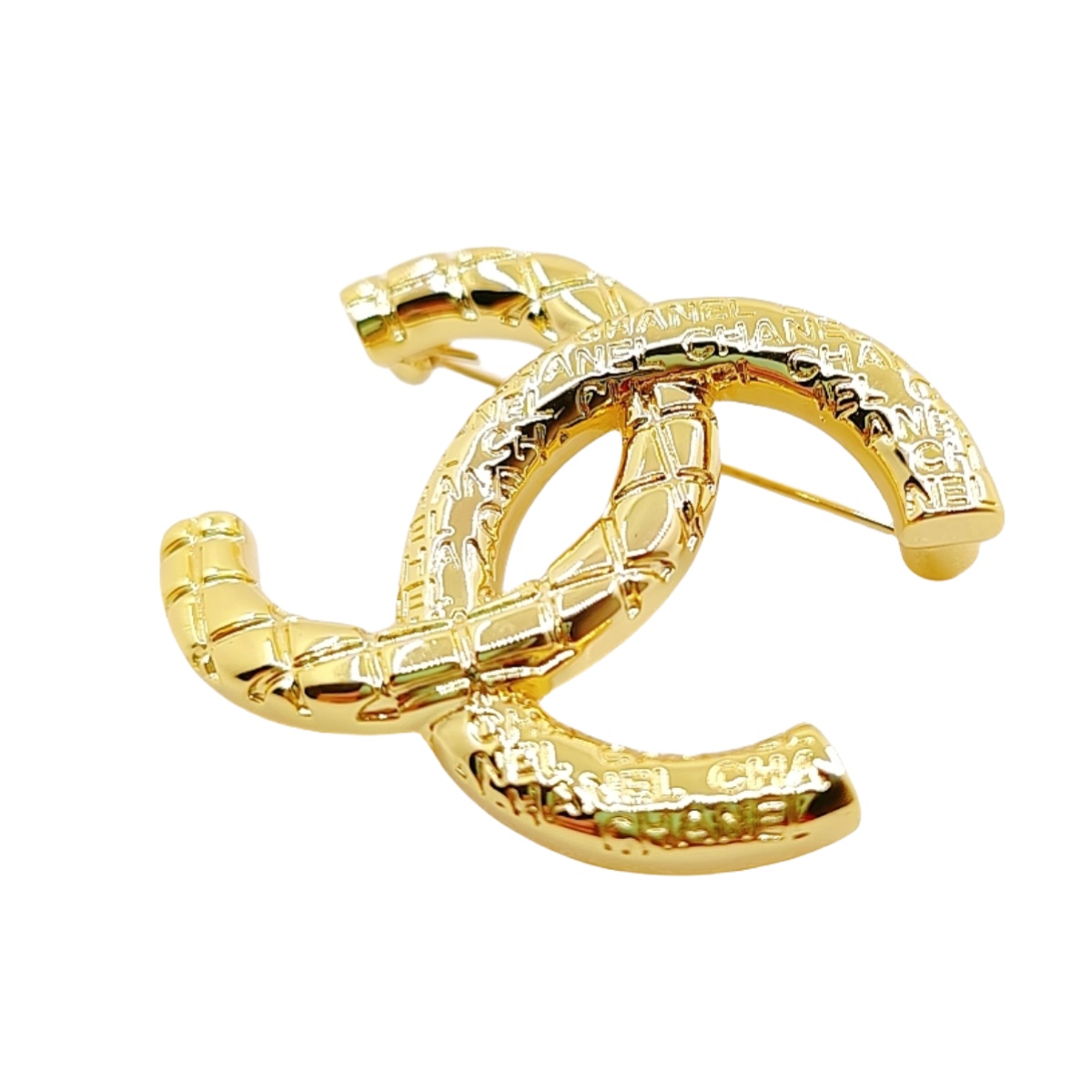 BCB289 24P metal embossment CC logo brooch pin - ccjewelryacc