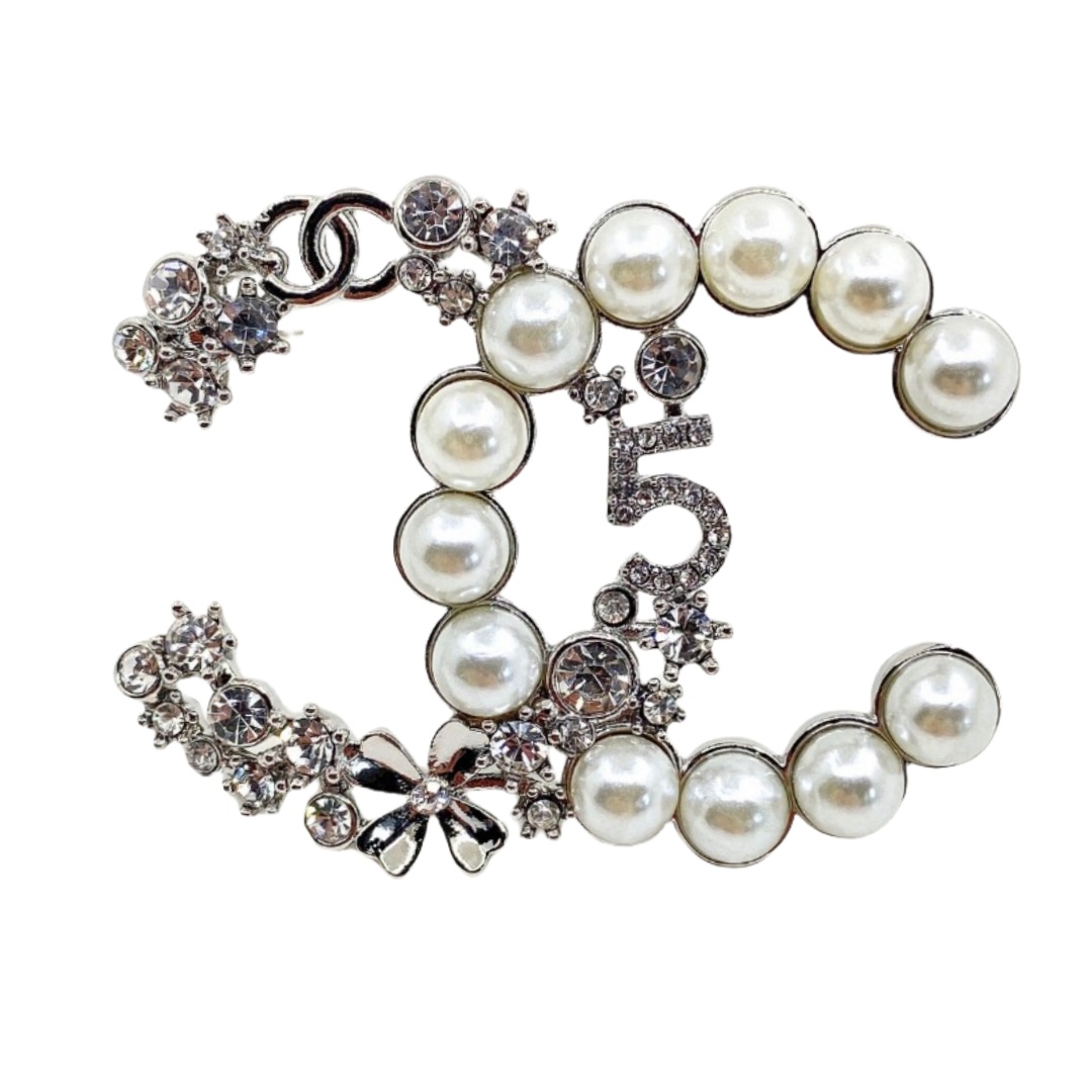 BCB115 Four Leaf Clover No 5 crystal pearl multielement CC logo brooch - ccfashionjewelry