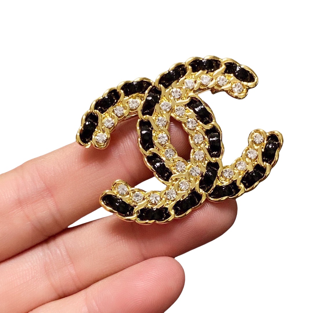 BCB247 Metal and leather crystal CC logo brooch pin - ccjewelryacc