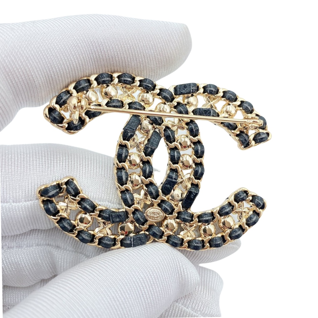 BCB244 Metal leather hollow-out with crystal pearl CC brooch pin - ccjewelryacc