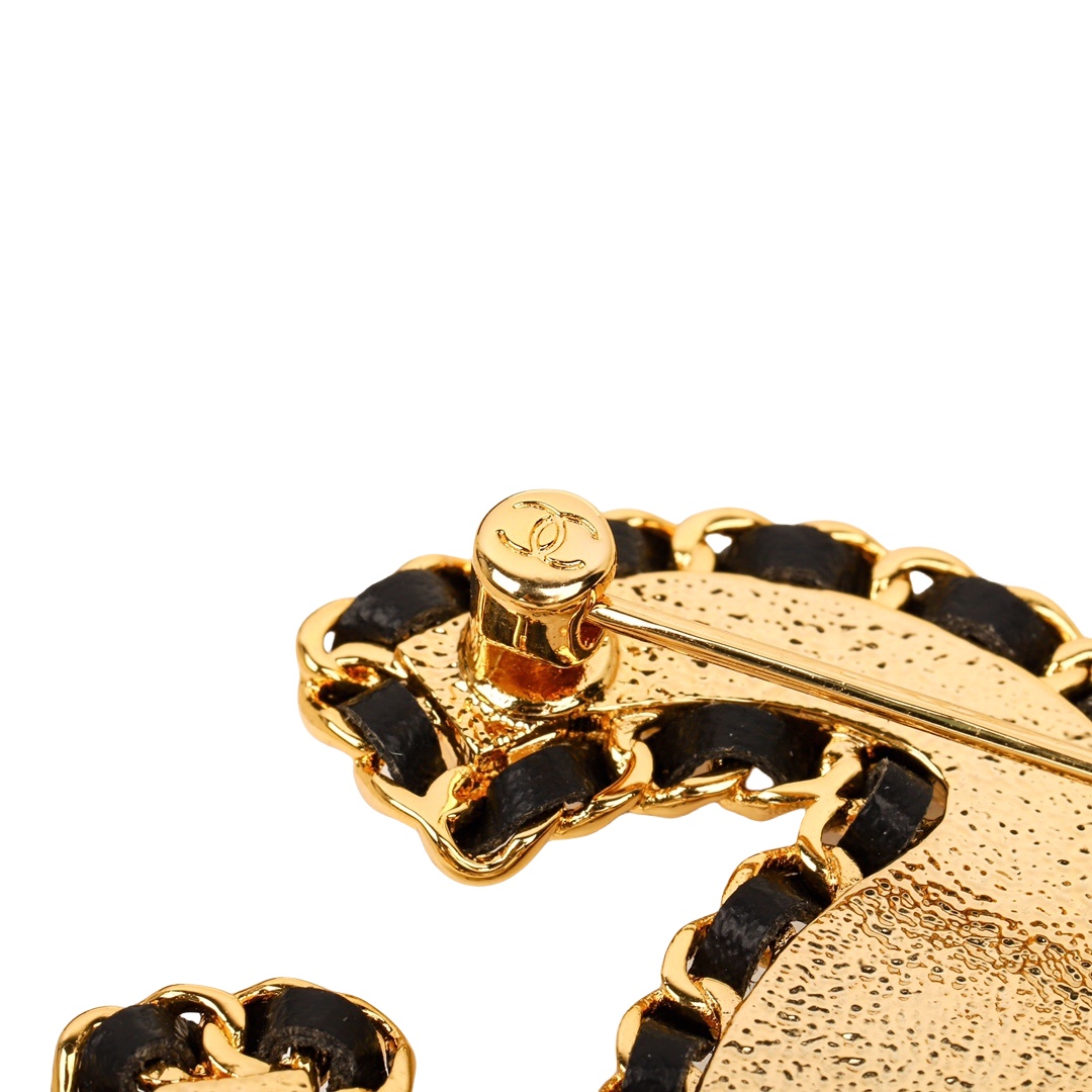 BCB207 24A Métiers d’art Collection Quilted Metal and leather cc logo brooch pin Gold - ccjewelryacc