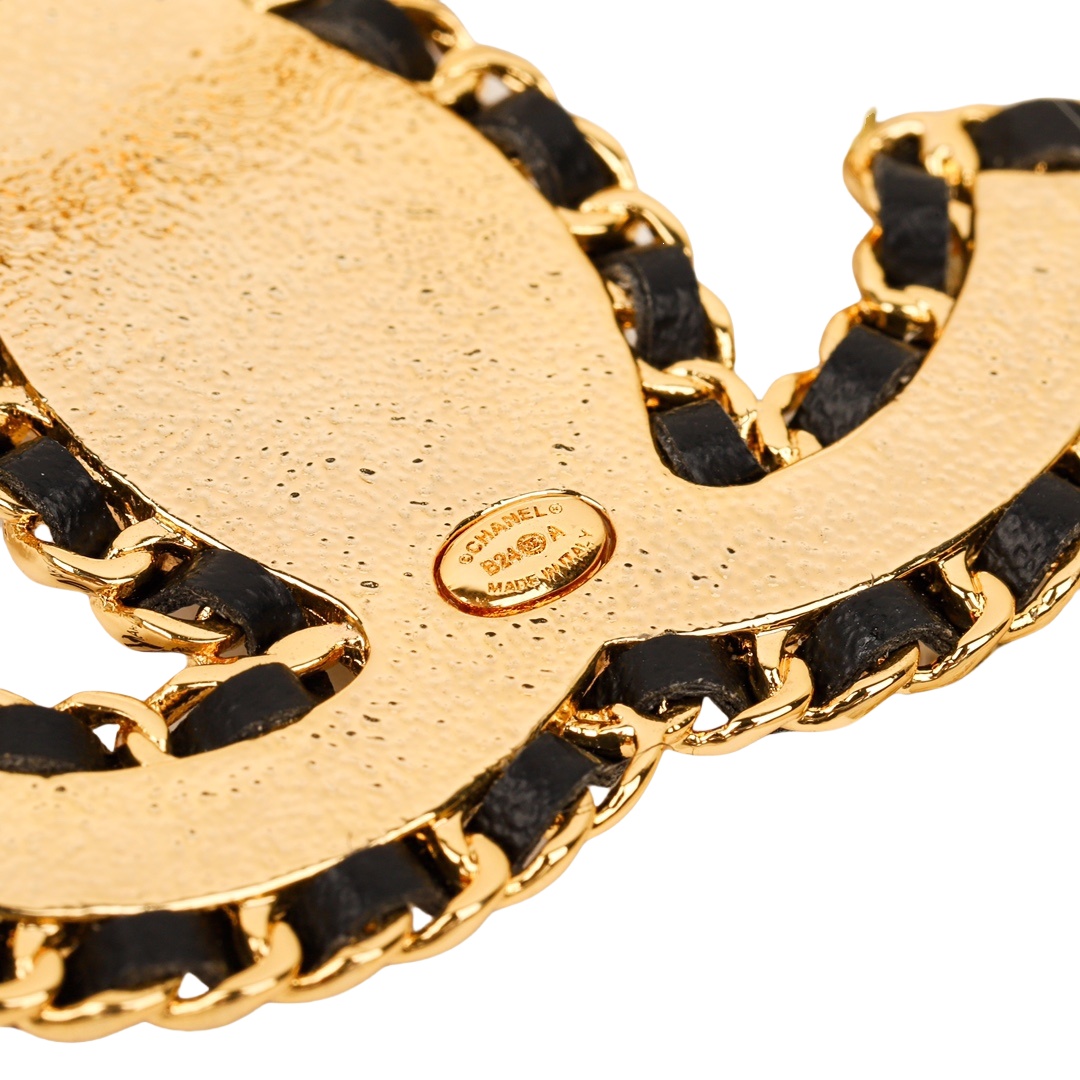 BCB207 24A Métiers d’art Collection Quilted Metal and leather cc logo brooch pin Gold - ccjewelryacc