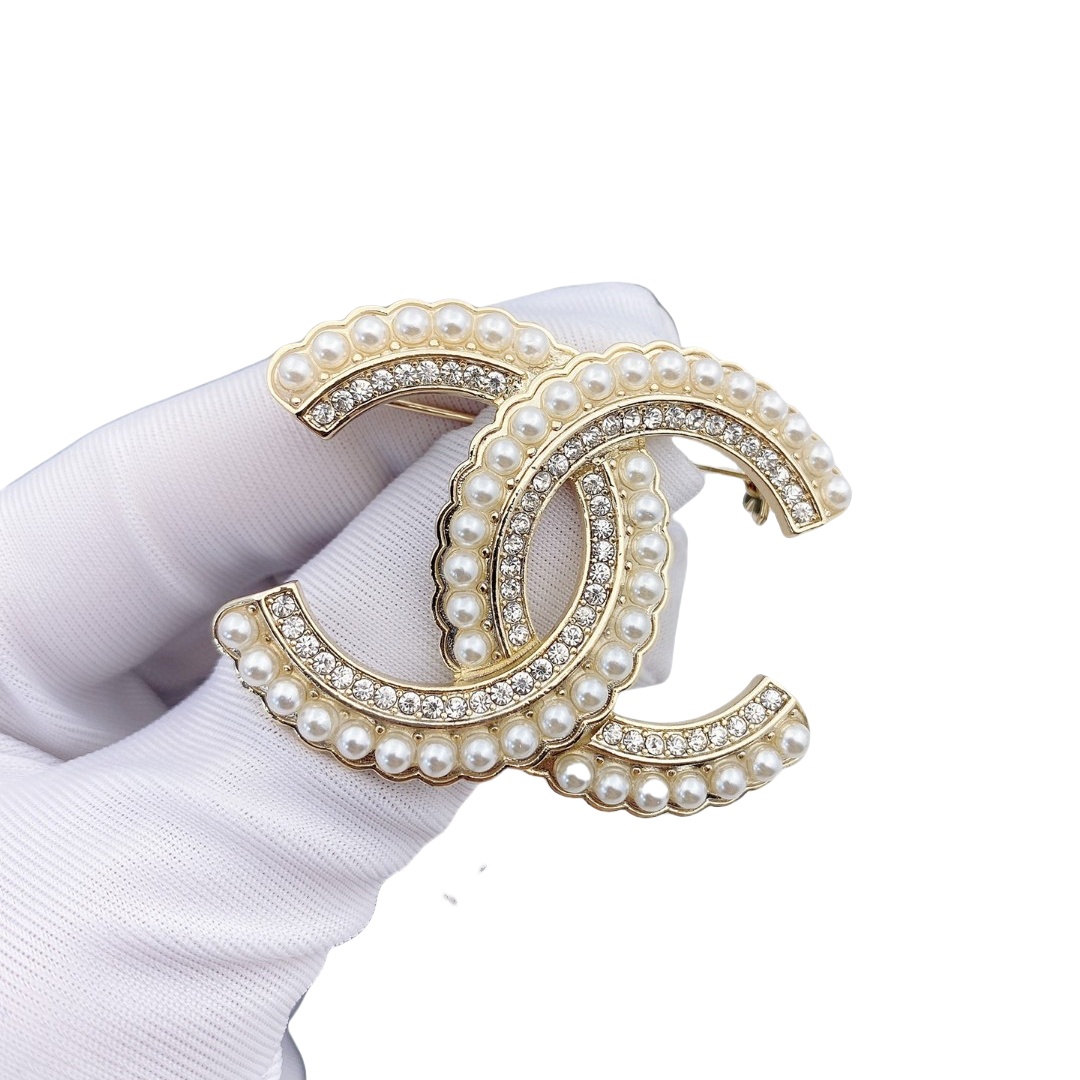 BCB027B Crystal and pearl CC logo Brooches - ccjewelryacc