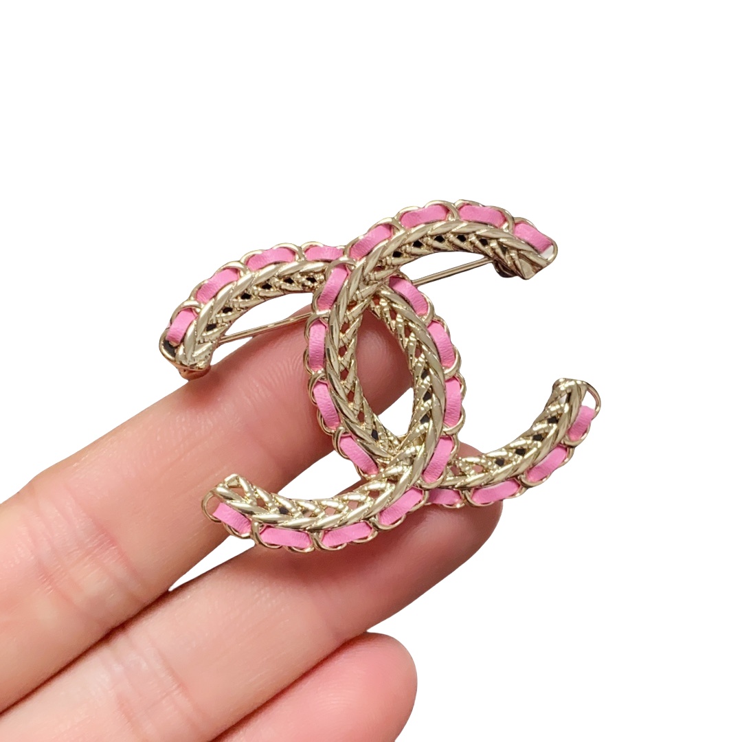 BCB497 Metal and pink leather cc brooch pin - ccjewelryacc