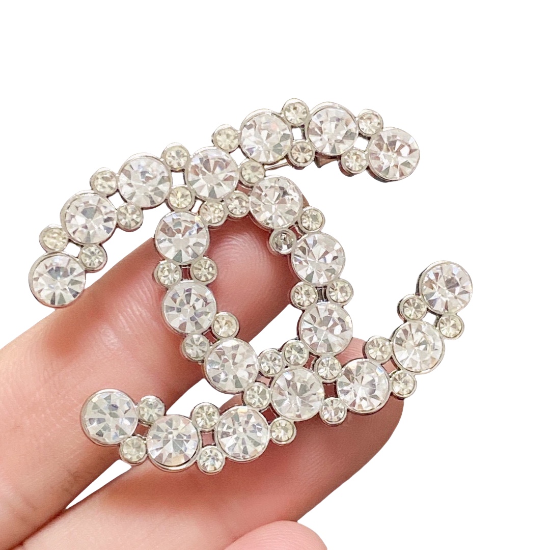 BCB494 Full crystal sparkling double C brooch pin - ccjewelryacc