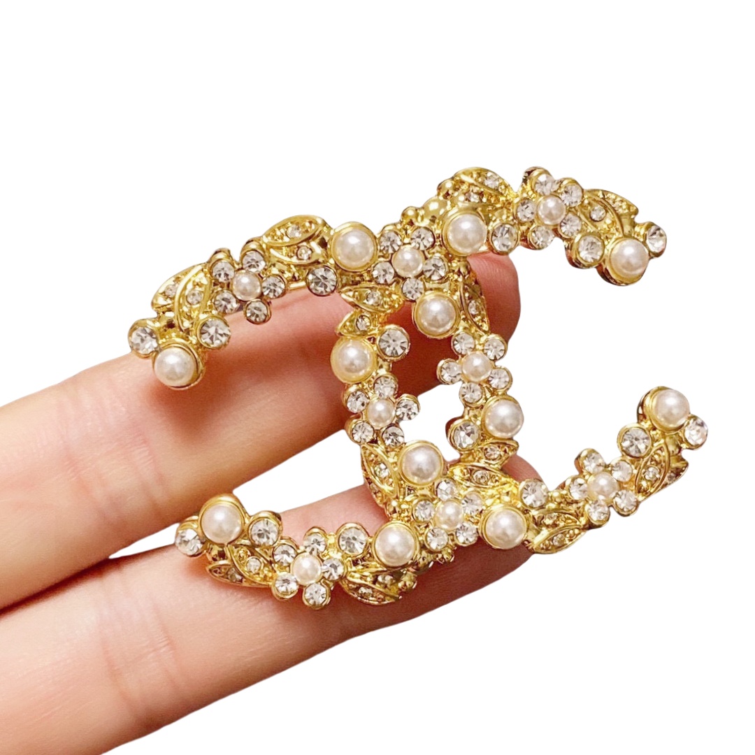 BCB004 Crystal and pearl flower CC brooch pin - ccfashionjewelry