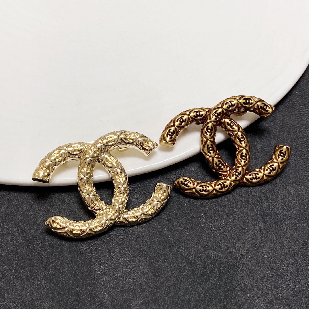 BCB190 Metal CC logo brooch - ccjewelryacc