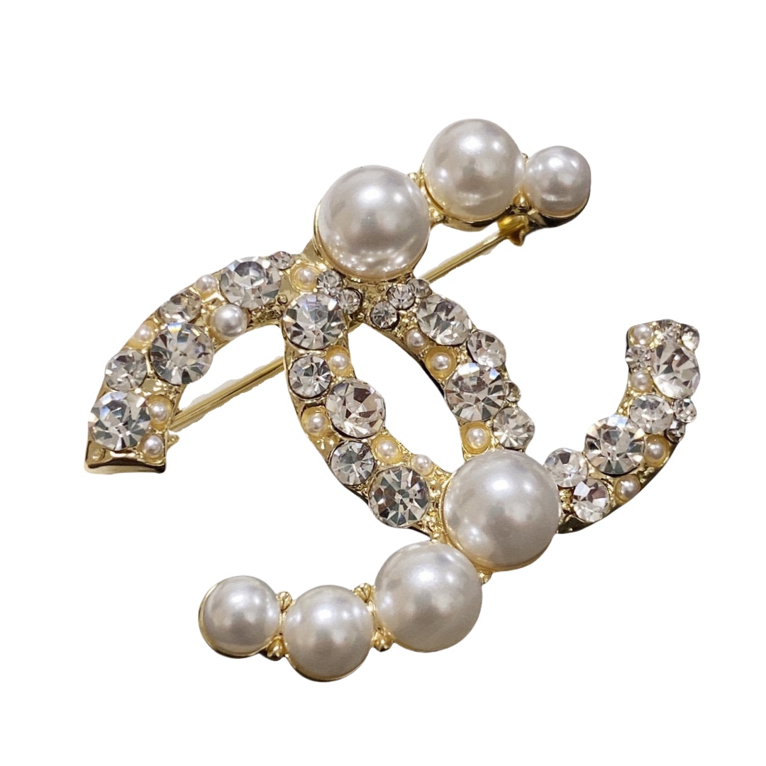 BCB069 Crystal and pearl CC brooch pines - ccjewelryacc